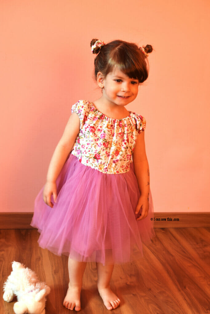 casual princess dress for little girls (+free pattern)