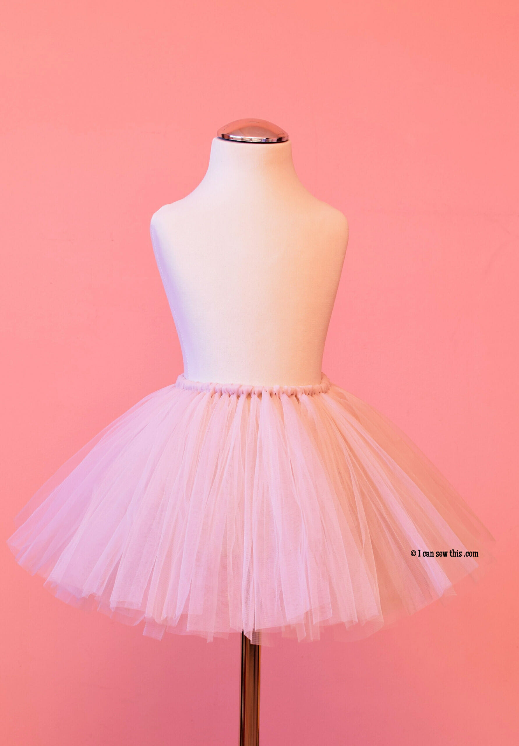 DIY fluffy tutu skirt for girls tutorial