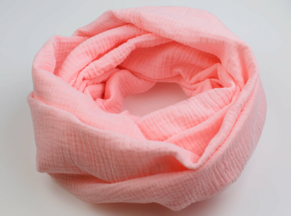 How to make an infinity scarf in 5 easy steps