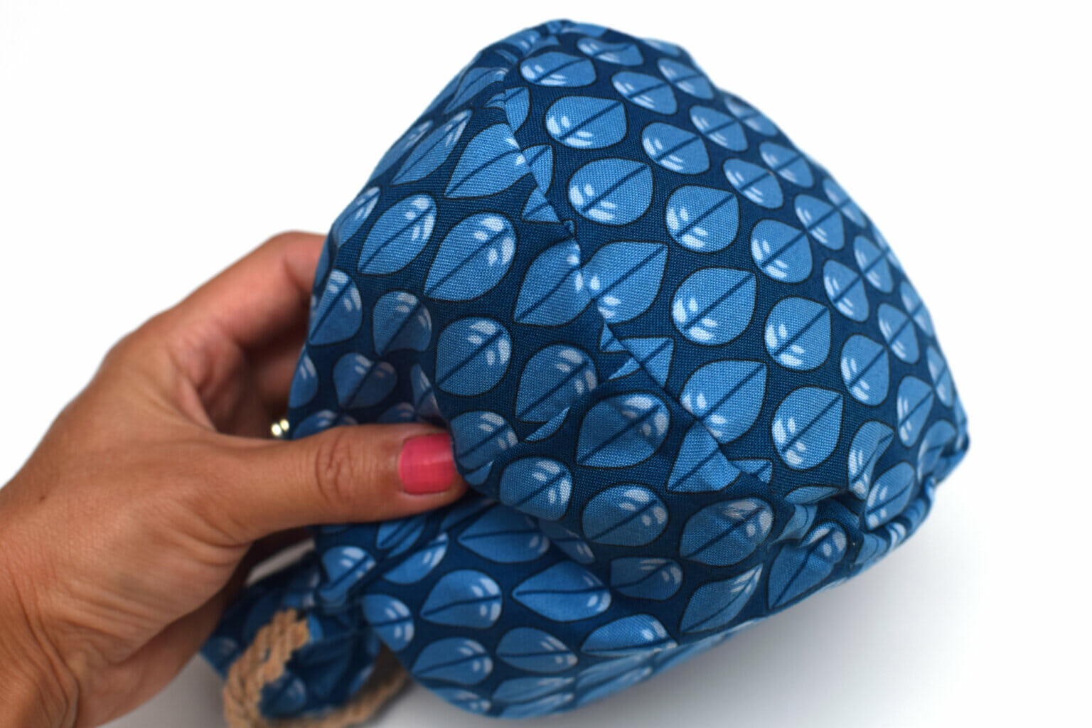 Sew a practical and pretty round bottom drawstring bag (free pattern ...