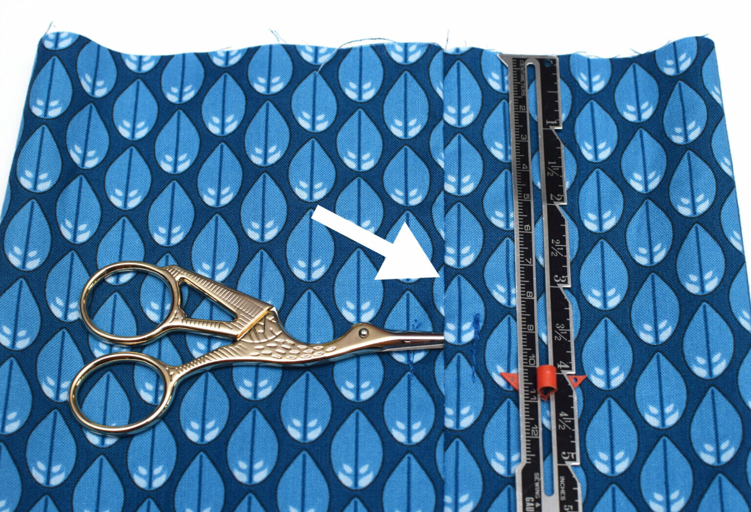 How to make a round bottom drawstring bag +free pattern I Can Sew This