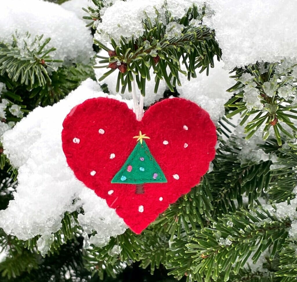 DIY Heart shaped Christmas ornament