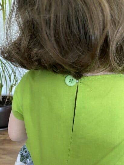 button loop closure for girls dress