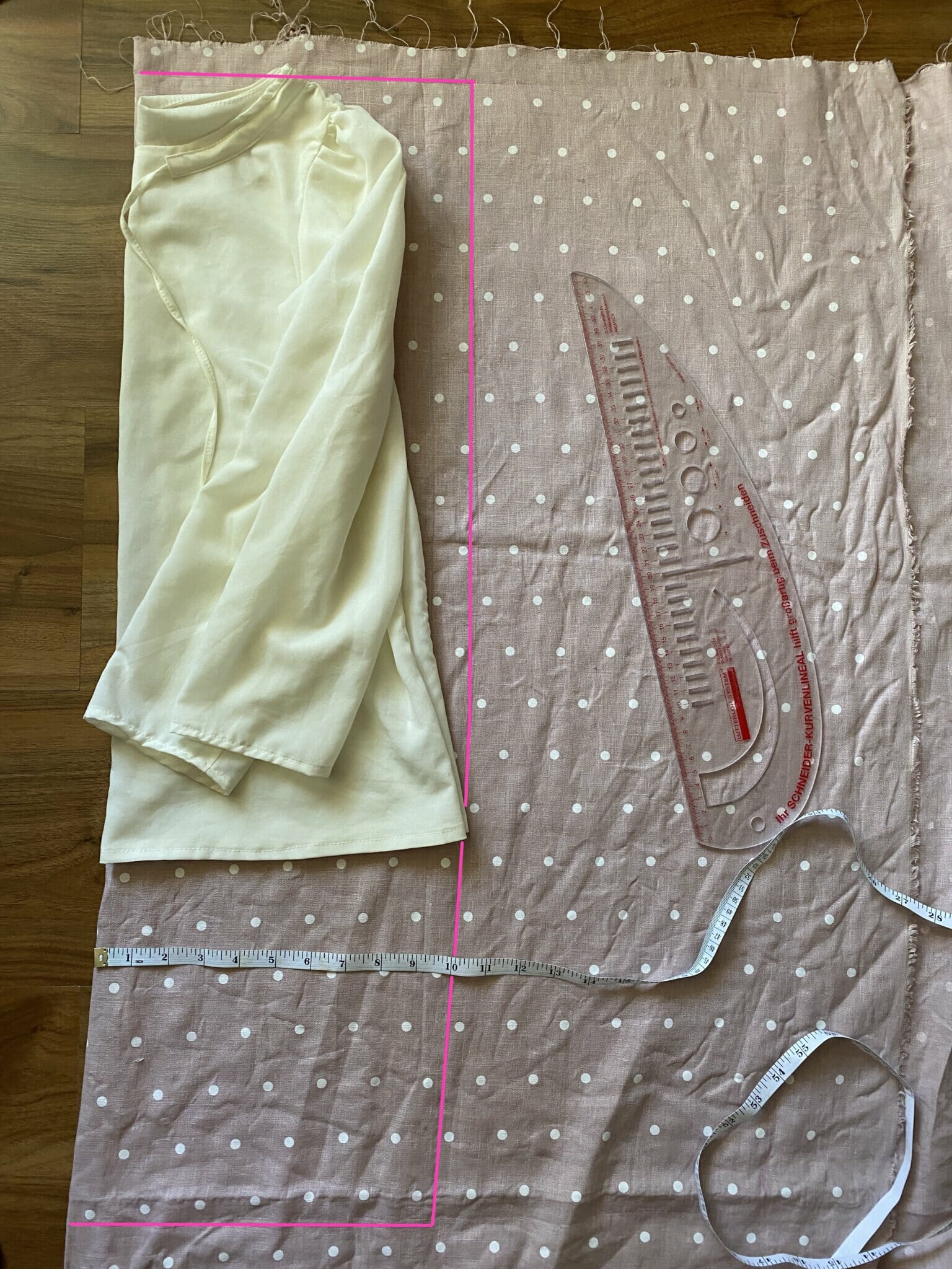 Frayed edges linen dress tutorial - no pattern needed - I Can Sew This