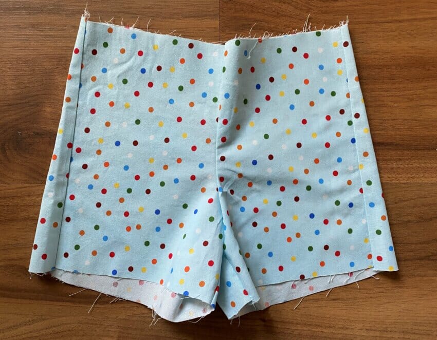 kids shorts tutorial (free pattern)