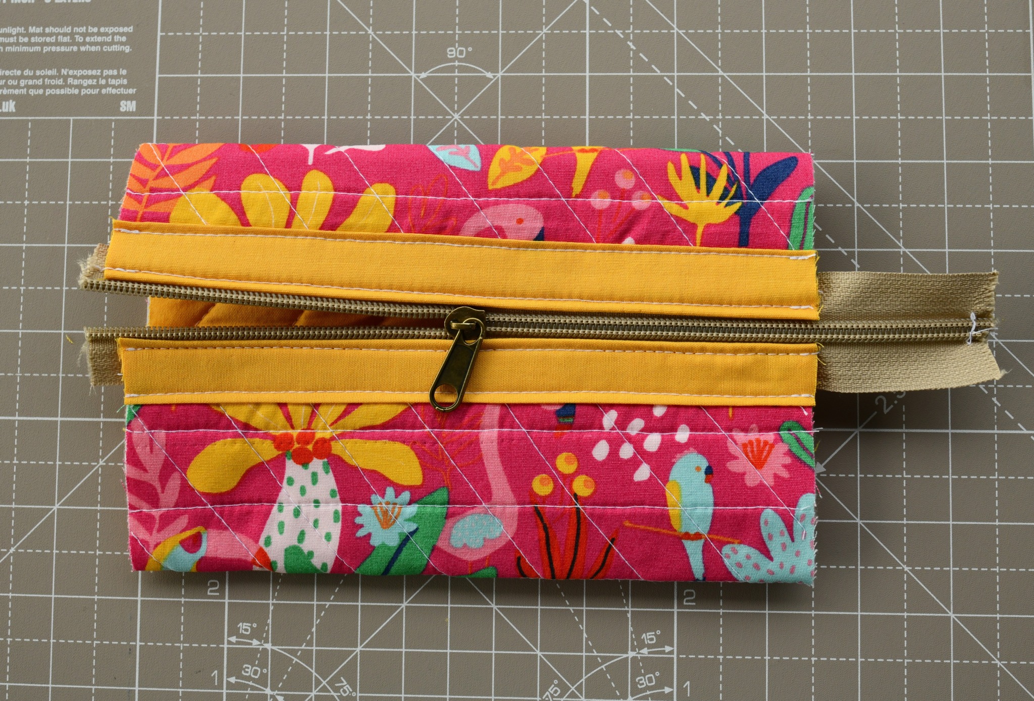 Easy quilted zipper pouch free pattern I Can Sew This