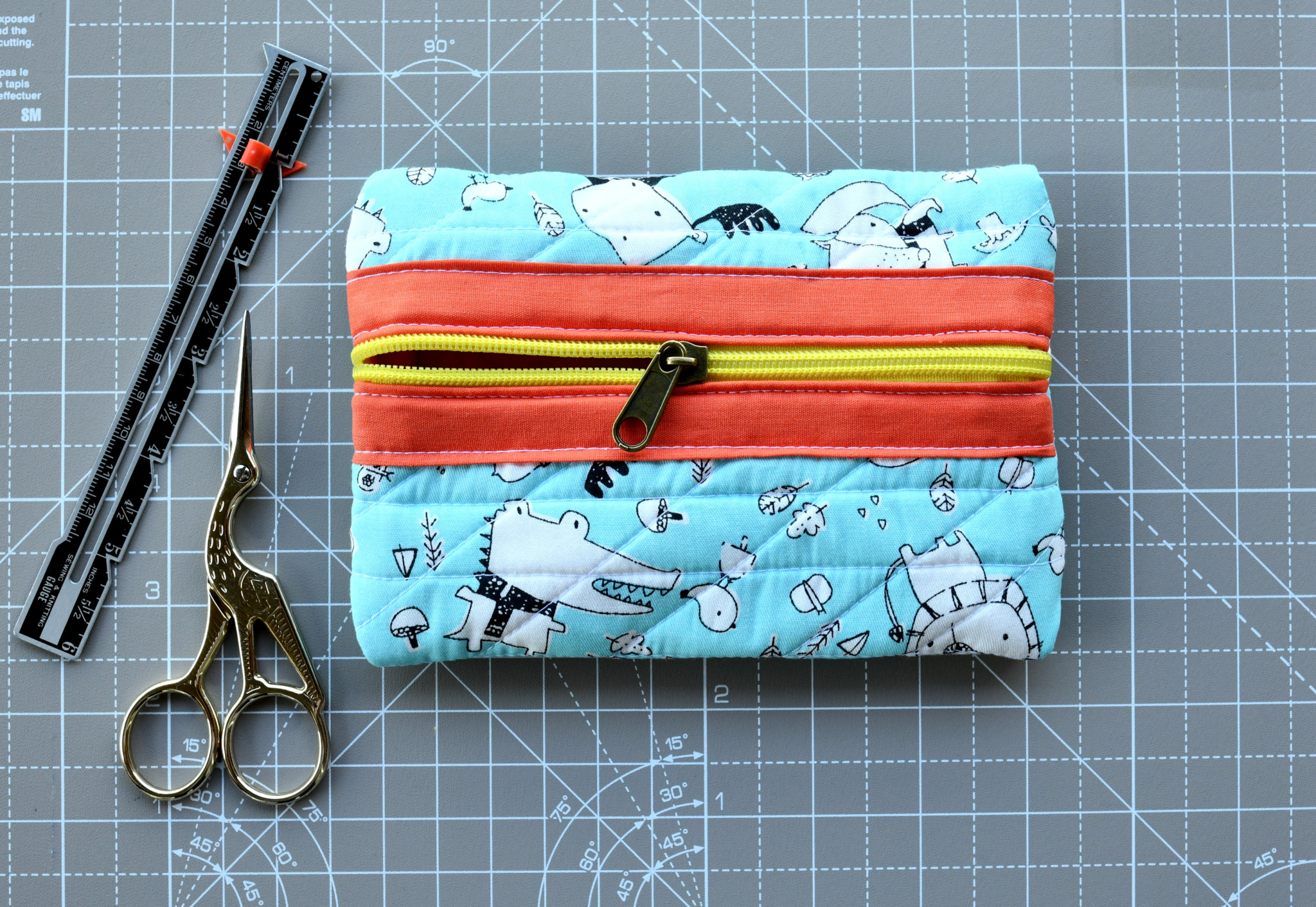 Easy quilted zipper pouch free pattern I Can Sew This