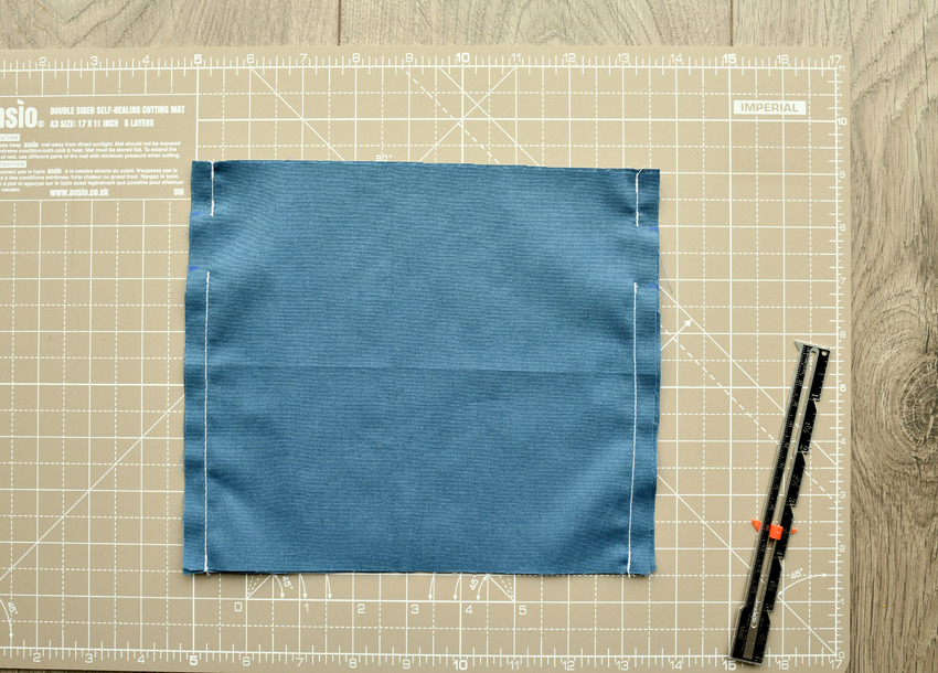 Easy drawstring gift bag with handles (free pattern) - I Can Sew This