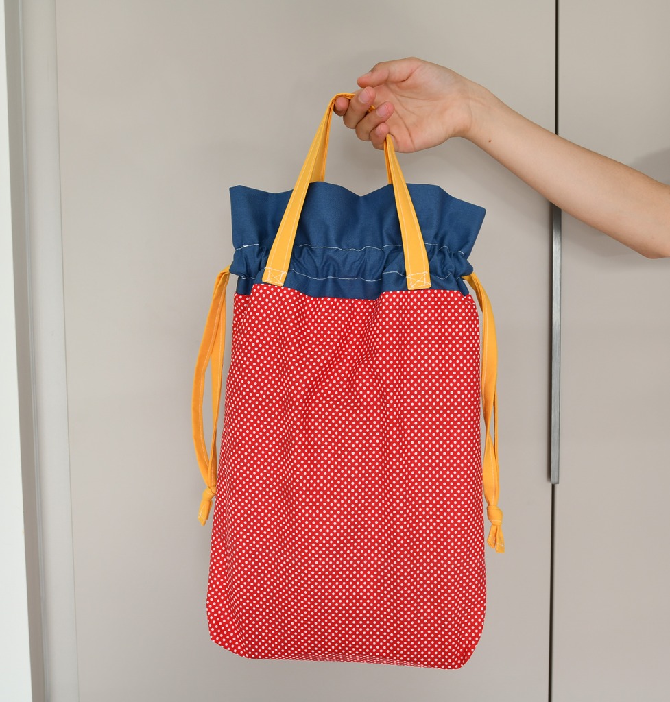 drawstring gift bag with handles (free pattern)