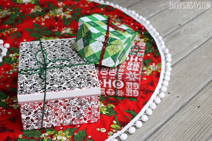 DIY Pom Pom Tree Skirt Tutorial by Swoodson Says