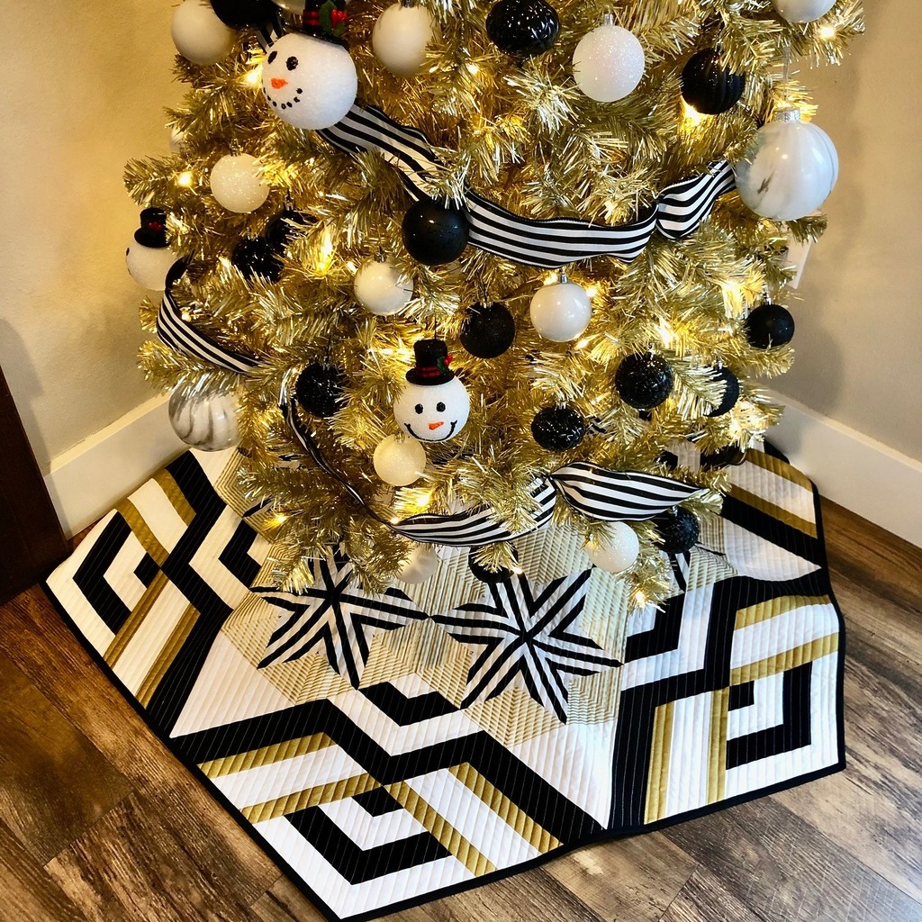 Gilded Christmas Tree Skirt, Modern Quilt Pattern