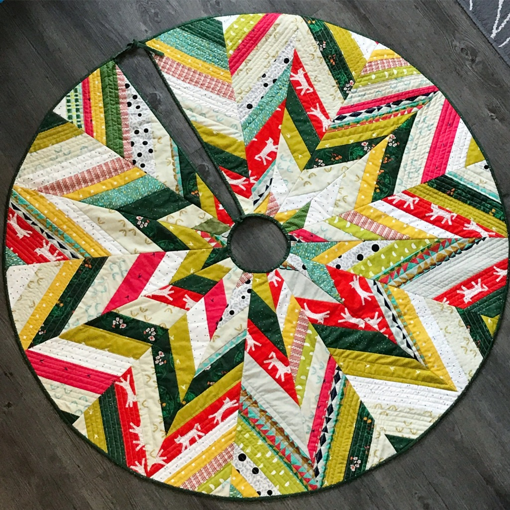 Star Burst Tree Skirt Tutorial by Ev Quilts & Co.