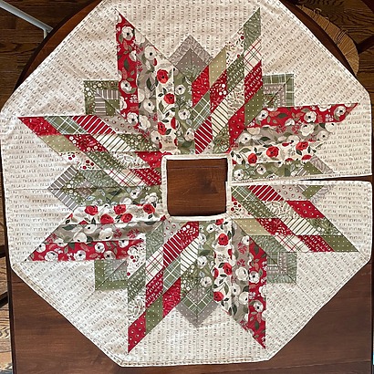 Yarmouth Star Quilted Christmas Tree Skirt
