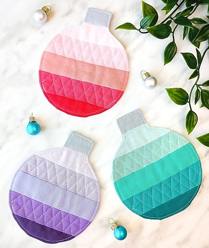DIY quilted ombre Christmas coasters from The Yellow Birdhouse