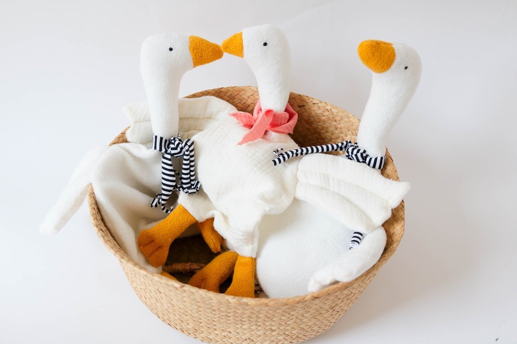 Gloria cuddle goose - sewing pattern by Kid5pattern Shop