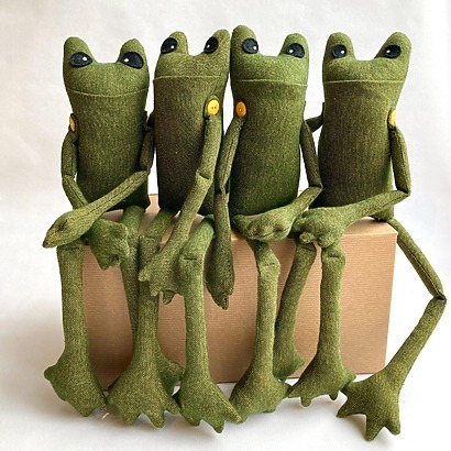 Greg the Frog sewing pattern by FitzwilliamChicken