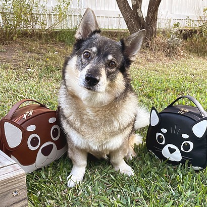 Hugo Handbag pattern is a bowler-style bag designed by CarbonChic