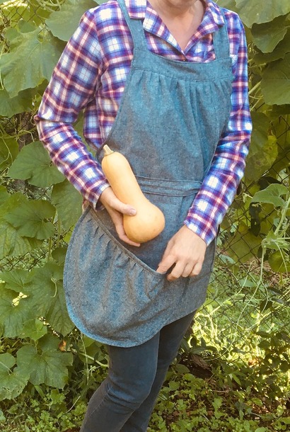 Best ergonomic side-load design: Gathering Harvest Apron from CalicoForestDesigns