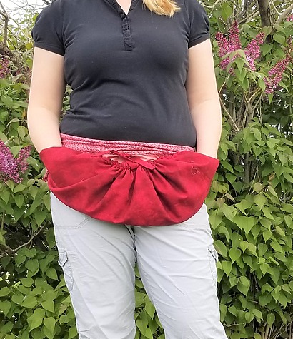 Best multi-use cinch apron: Harvest Apron Sewing Pattern from Sew Simple Home