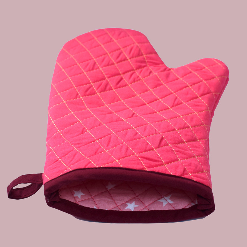 bright pink quilted oven mitt