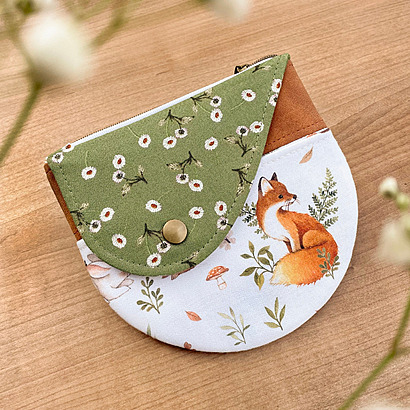 Round Wing Zipper Pouch