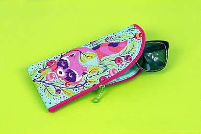 Zippered sunglasses case sewing pattern by PinkPonyDesign