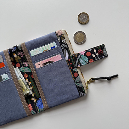 Essex Wallet by SotakHandmadeShop