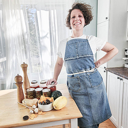 Upcycled denim apron sewing pattern by DenimUpcyclerPattern