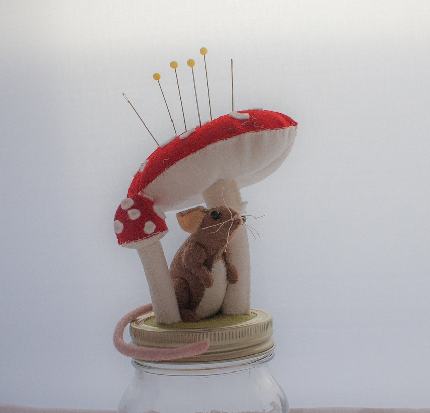 Kilner Jar Mouse and Mushroom Pincushion