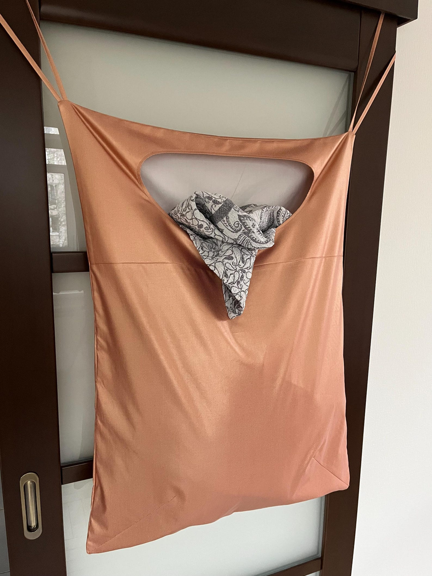 Over the door hanging laundry hamper