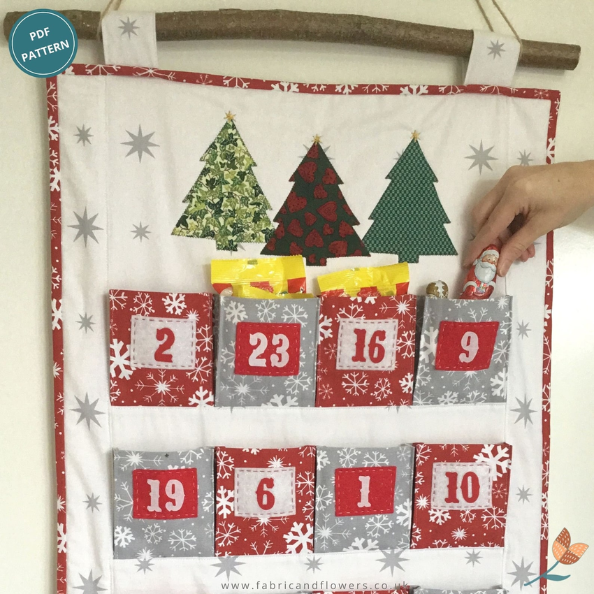 Expanding big-pocket calendar for families
