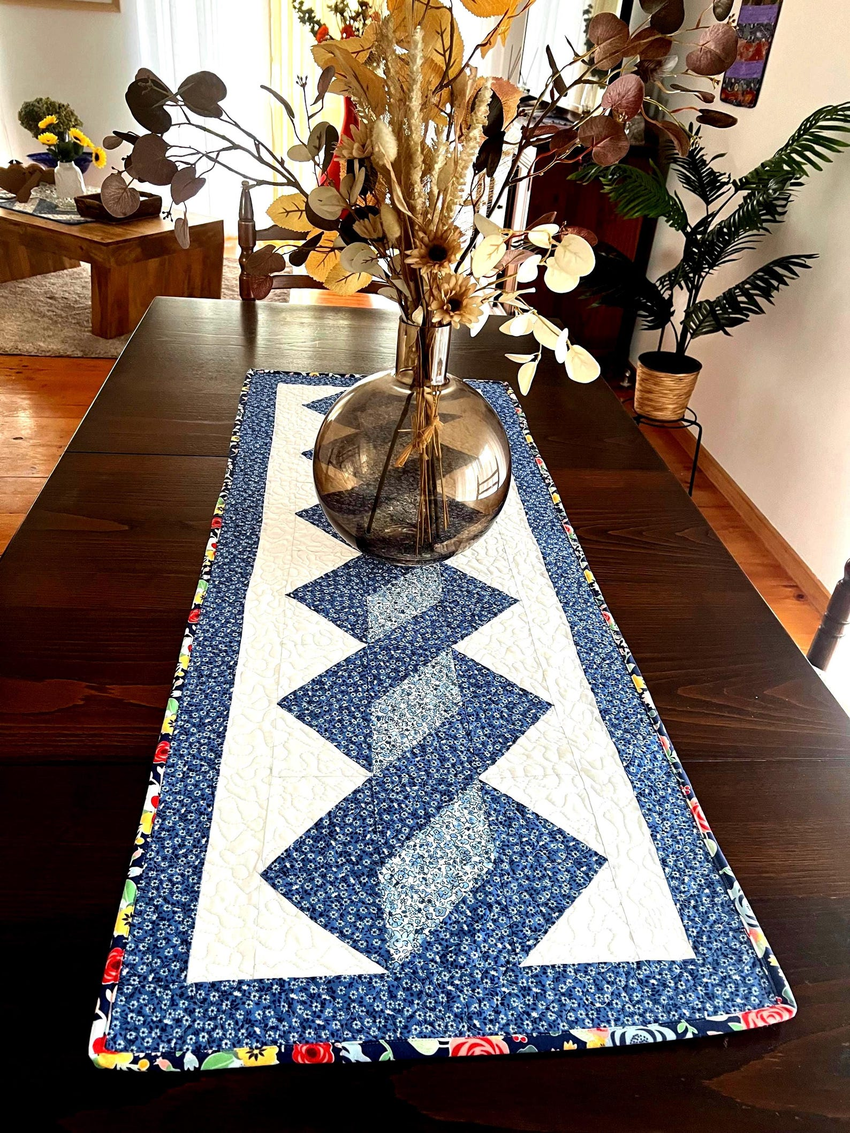 Twisted Pole Table Runner Pattern, Beginner-Friendly Quilt