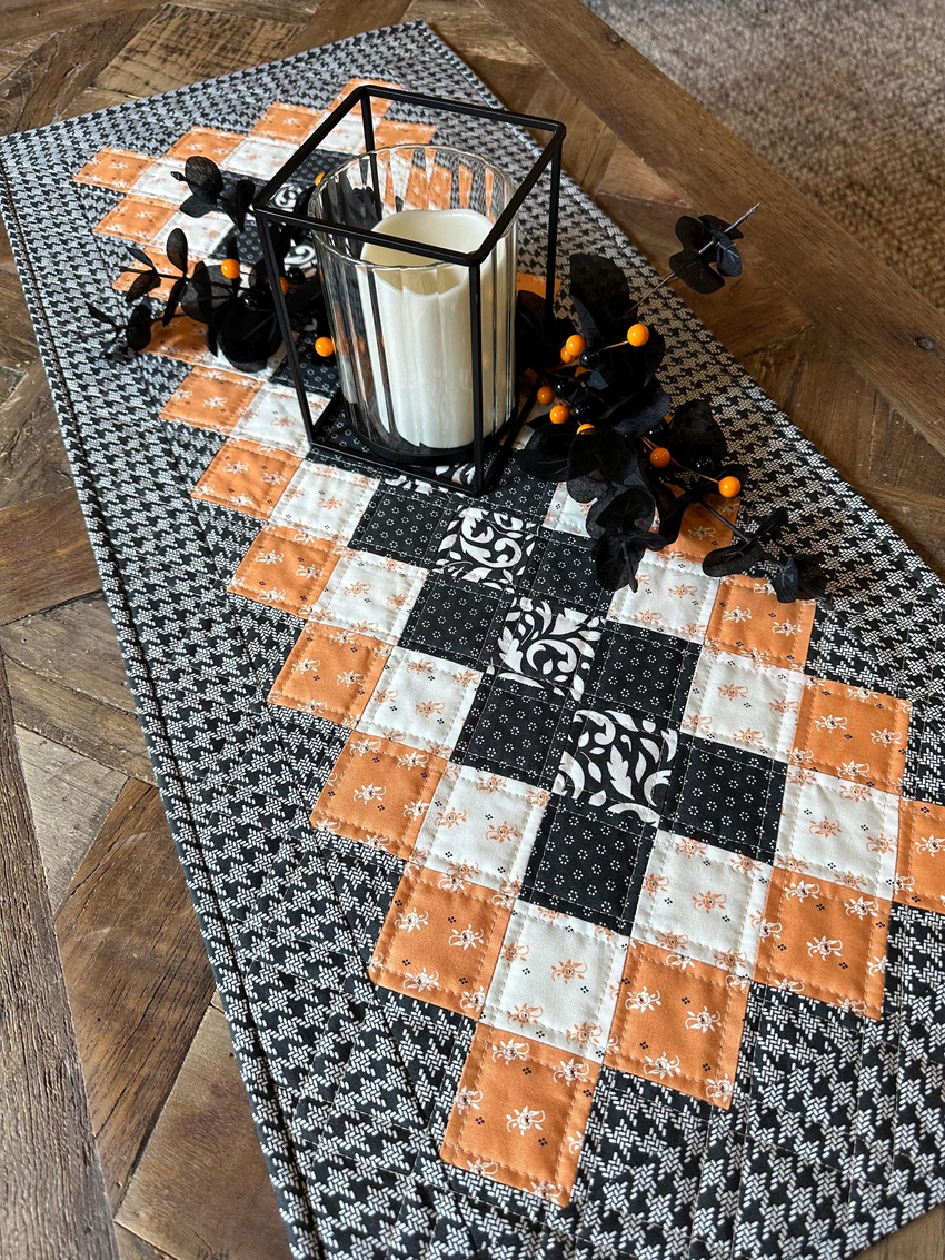 Floating Granny Table Runner PDF Pattern by
RoseHartDesign