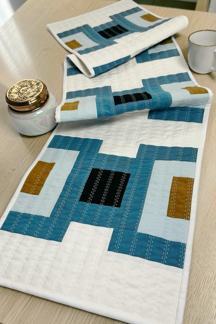 Cruce Table Runner Quilt Pattern | Modern Strip Piecing Sewing (PDF)