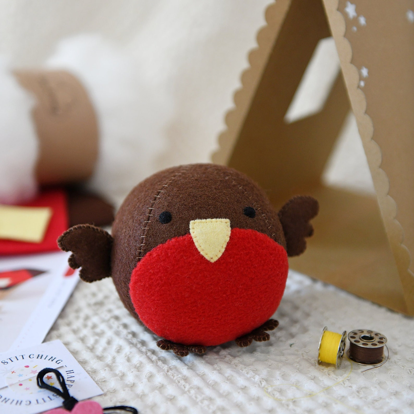 Make Your Own Robin Craft Kit by Claraandmacy